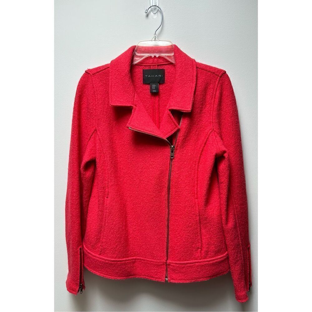 Tahari women’s wool blend hot pink blazer jacket size Medium. #26-1490